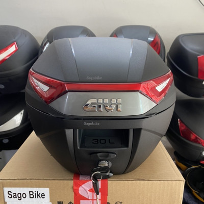 Thùng Givi C30N kèm đế gắn cho xe máy điện Datbike Weaver 200, bộ thùng bao gồm baga cho Weaver 200