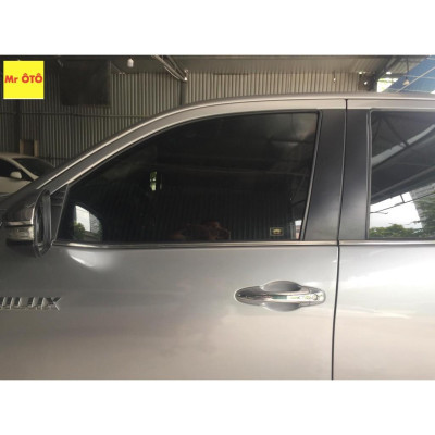 RÈM CHE NẮNG NAM CHÂM CHO XE TOYOTA HILUX 2016-2020