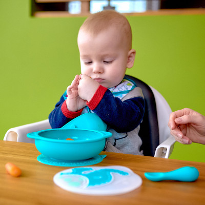 Bát tập ăn silicon có nắp và đế hút chân không chống đổ cho bé Marcus & Marcus, từ 12 tháng - Ollie