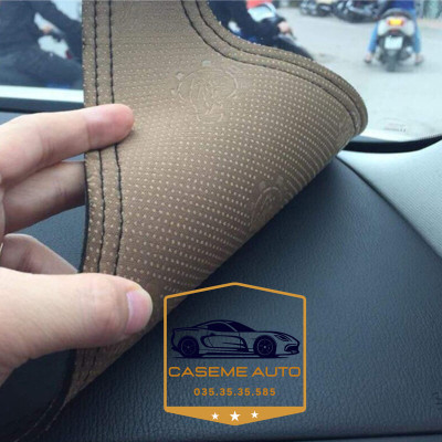 [TOYOTA RUSH] Thảm Taplo 3 Lớp Dành Cho Xe TOYOTA RUSH, Nhung Lông Cừu Và Da Vân Carbon Cao Cấp - Hàng Chính Hãng