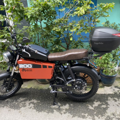 Thùng Givi C30N kèm đế gắn cho xe máy điện Datbike Weaver 200, bộ thùng bao gồm baga cho Weaver 200