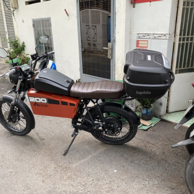 Thùng givi E43NTL_ADV gắn cho xe máy điện Datbike Weaver 200, bộ thùng đã bao gồm baga 