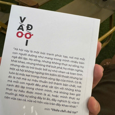 VÀO ĐỜI – Bằng Lăng – Mochibooks – NXB Thế Giới