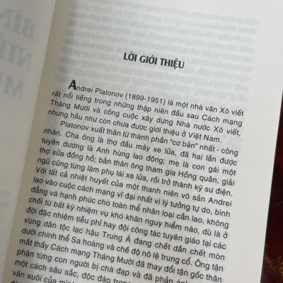 BÌNH MINH NIÊN THIẾU MÙ SƯƠNG – Vũ Thế Khôi tuyển chọn tập truyện ngắn - Andrei Platonov - NXB Văn Học