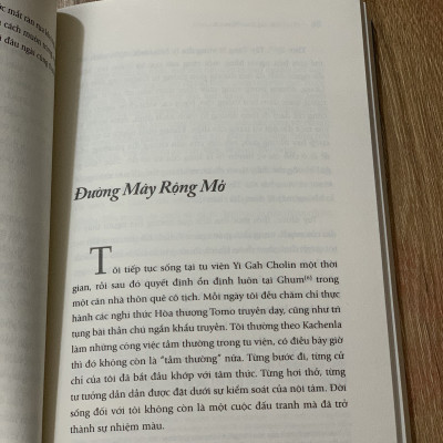 Sách - Đường Mây Qua Xứ Tuyết