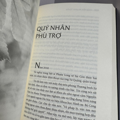 [Sách đạt giải thưởng quốc gia năm 2023] LINH ỨNG - HÀNH TRÌNH TỪ KẺ SIÊU VÔ THẦN ĐẾN THẾ GIỚI TÂM LINH - Nguyễn Mạnh Tuấn - First News - NXB Dân Trí.
