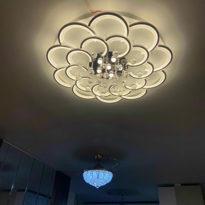 Đèn ốp trần,Đèn mâm Led Hoa Mai có khiển từ xa thay đổi chế độ màu ánh sáng,phù hợp phòng khách hoặc ngủ - Hàng chính hãng Klasse