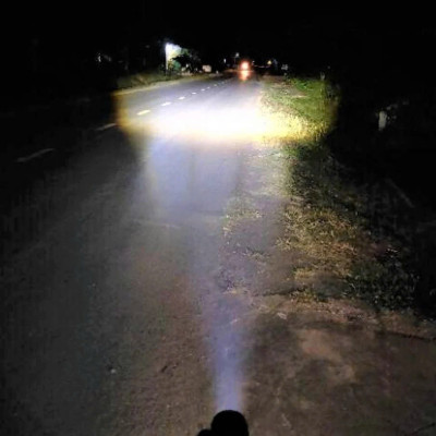 Đèn Trợ Sáng Xe Máy XP60 – Pha Trắng Cốt Vàng, Loại Xịn Chống Nước 100%