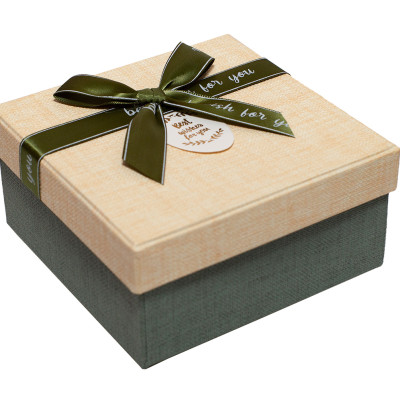 Hộp quà Vuông Phượng Hoàng V018 - 12 x 12 x 6 cm - Giao mẫu ngẫu nhiên