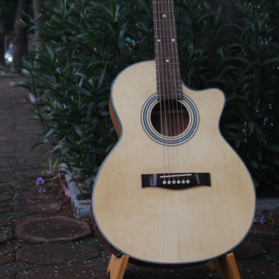 Guitar Acoustic Khuyết SAG04C - Âm vang, trong - Bấm không đau tay