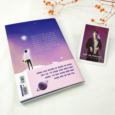 Sách - Người Cân Bằng Cuộc Sống (Tặng Kèm Postcard)