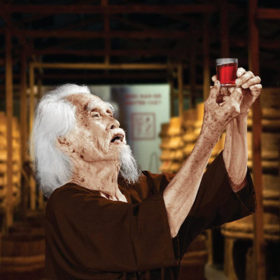 Thùng 6 chai nước mắm tôm biển Làng Chài Xưa 525ml Hồng Ngọc Đại Dương 300 năm truyền thống