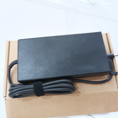 Sạc 20V 12A 240W ADAPTER FIT MSI CREATOR M16 A12UD-266 A12UE-631 4.5mm TIP hàng nhập khẩu