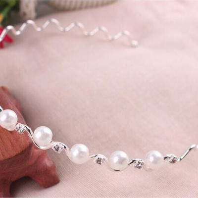 Bờm Tóc Đính Đá Và Ngọc Trai Nhân Tạo - Kiểu Dáng Hàn Quốc