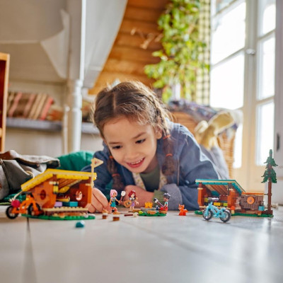 LEGO FRIENDS 42624 Đồ Chơi Lắp Ráp Nhà Gỗ Cắm Trại (437 chi tiết)