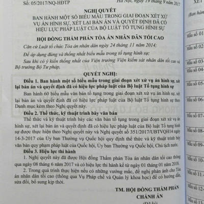 Sách So Sánh - Đối Chiếu Bộ Luật Tố Tụng Hình Sự Năm 2015 sđ, bs năm 2021 và Các Biểu Mẫu Trong Bộ Luật Tố Tụng Hình Sự (V2226A)