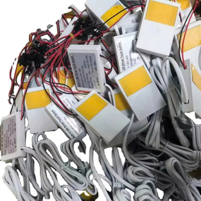 Công Tắc Cảm Ứng Đèn Gương Nhà Tắm Đỉnh Cao Công Nghệ: - Lựa Chọn Tốt Mẫu Mới cho Gia Đình Của Bạn