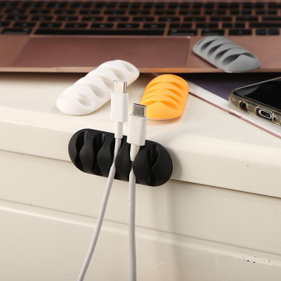 Kẹp Silicon 5 Lỗ Dán Cố Định Dây Cáp Sạc, Dây Điện, Tai Nghe Sắp Xếp Gọn Gàng Cho Bàn Làm Việc, Nhỏ Gọn, Tiện Dụng - TakyHome 5679