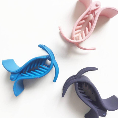 Combo 2 Kẹp tóc nữ càng cua 3 răng màu sắc (màu ngẫu nhiên)