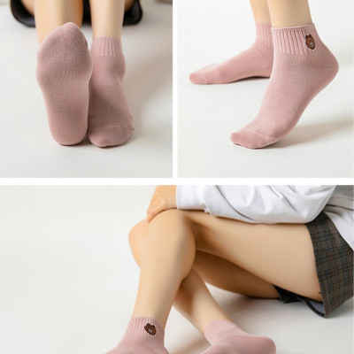 COMBO 10 Đôi Tất Nữ In Hình Gấu Brown Kèm Túi Đựng In Hình Gấu Xinh