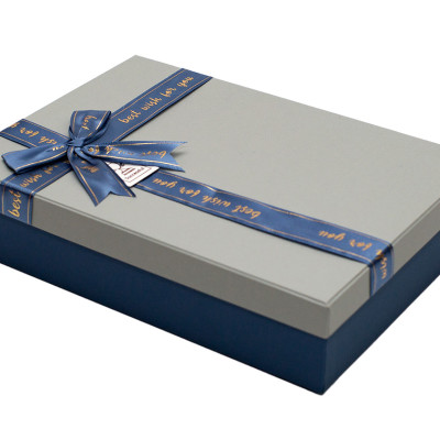 Hộp Quà Chữ Nhật Phượng Hoàng C202 - 24 x 16,5 x 5 cm - Giao mẫu ngẫu nhiên