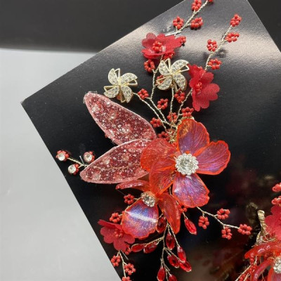 Cài tóc cô dâu hoa đỏ kết hạt cườm mẫu mới t8/2024