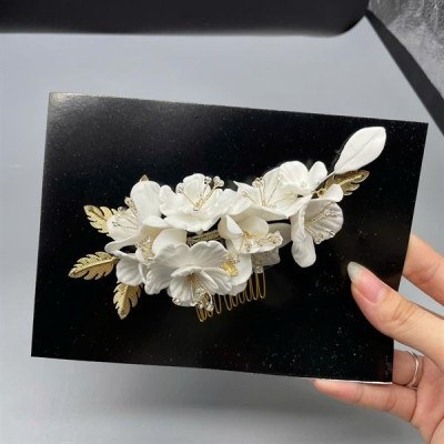 Cài tóc cô dâu hoa đất sét trắng có sẵn xược cài mã 002 - 15cm