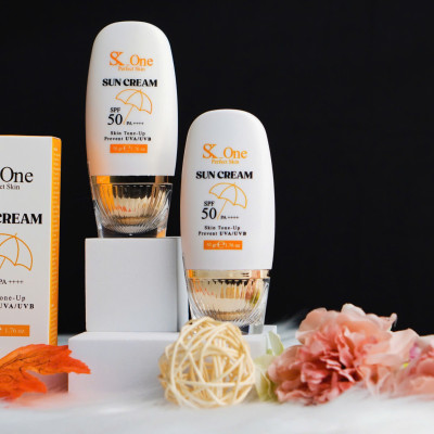 Kem chống nắng Makeup SK-ONE + tặng Toner - 50g SPF 50 Dưỡng Ẩm Da