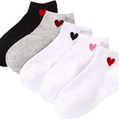 Combo 5 đôi tất trái tim thời trang, năng động (giao màu ngẫu nhiên)