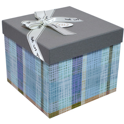 Hộp Quà Vuông V023 - 18 x 18 x 15 cm - Giao màu ngẫu nhiên