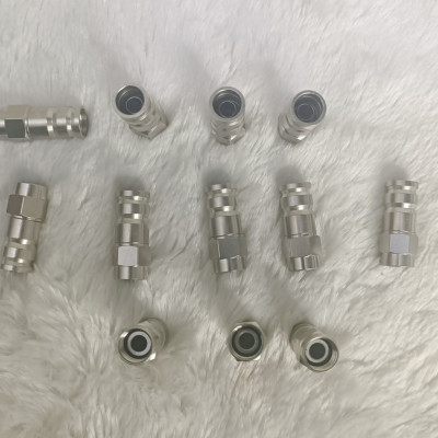 RẮC TRUYỀN HÌNH CÁP HÀNG CHÍNH HÃNG XUẤT KHẨU CHÂU ÂU CÓ RON CHỐNG NƯỚC