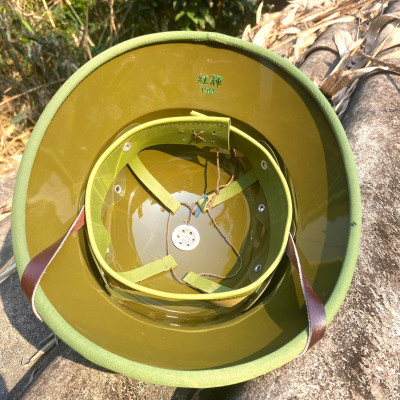 mũ cối tàu cốt phíp lòng xanh khuy trắng phiên bản xưa 1966, tuyệt đối không ngấm nước, đứng lên dậm nhảy va đạp không vỡ, vải gabadin chuẩn