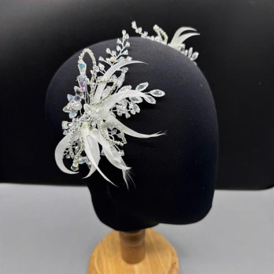 Cài tóc cô dâu lông vũ trắng hết hạt hoa pha lê mới t12/2024