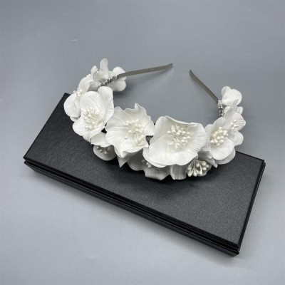 Băng đô cài tóc hoa đất sét trắng thủ công 3d dễ thương cho cô dâu