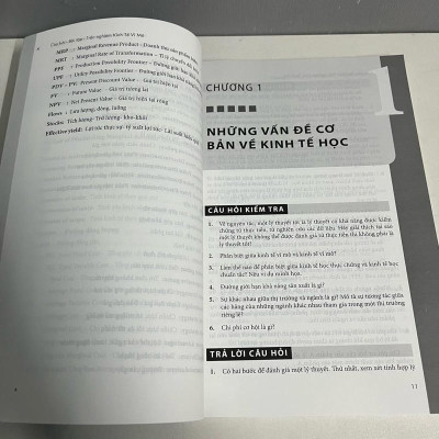 Sách - Câu Hỏi - Bài Tập - Trắc Nghiệm Kinh Tế Vi Mô (Trường ĐH Kinh Tế TP. Hồ Chí Minh)