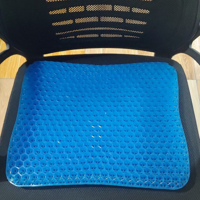 Nệm ngồi 3D thông minh  silicon  lưới tổ ong , co giản đàn hồi cao  , êm , thoáng khí   ,ngăn ngừa mồ hôi ,chống trơn trượt ,không biến dạng ,không thấm nước