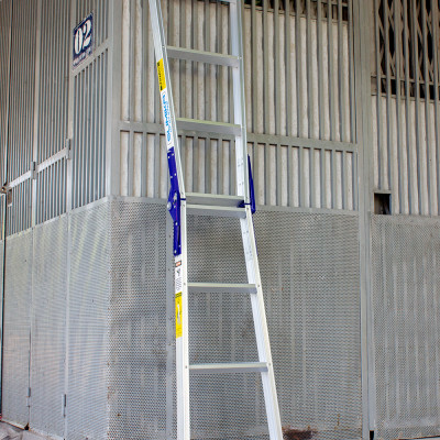 Thang nhôm xếp chữ A SUMIKA SKD505 - Chữ A cao 1.5m, chữ I cao 3.0m, tải trọng 150kg