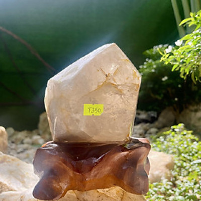 Trụ đá phong thủy thạch anh ám khói NHASAN T350 Giúp khơi dậy tiềm năng, khai sáng tâm trí - 1.96kg (KT: 16.5 x 11.5 (cm))