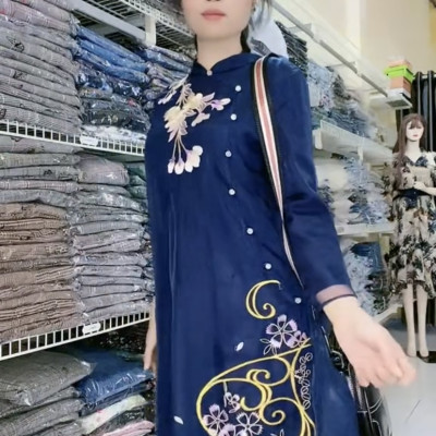 Áo dài cách tân chất lượng cao dành cho những buổi tiệc trang trọng, lễ cưới hỏi tôn nghiêm.