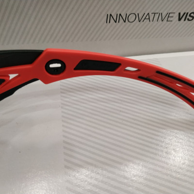 KÍNH BẢO HỘ BOLLÉ RUSH PLUS TRÒNG TRONG HOẶC XÁM KHÓI, Lớp phủ Platinum chống xước và sương mù, Bảo vệ 99,9% tia UVA / UVB