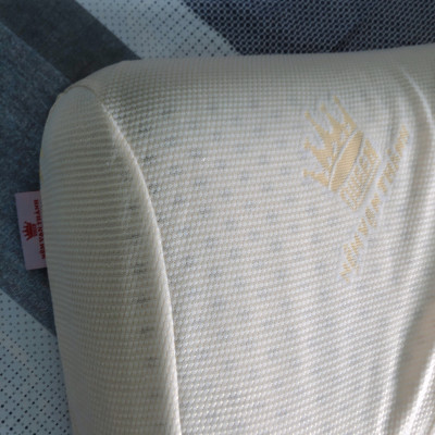 Gối nằm Cao Su Thiên Nhiên  Honey Nơ Vạn Thành 38x53x10cm-Êm ái-đàn hồi.