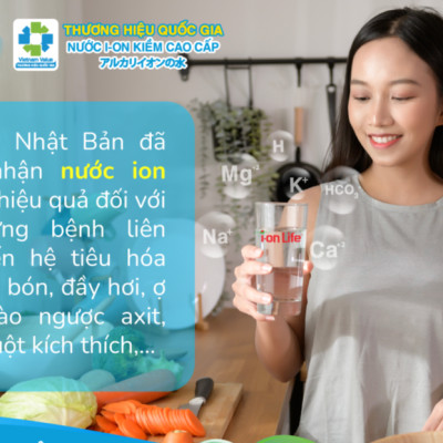 Nước uống kiềm ionLife dung tích 1.25L thùng 12 chai chứa vi khoáng tự nhiên, công nghệ Nhật Bản
