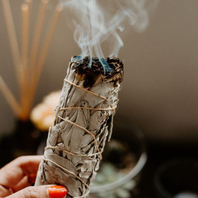 Sét xô trắng huyết rồng dragon blood và palo santo thanh tẩy nhà cửa (Combo03 Thanh tẩy mạnh)