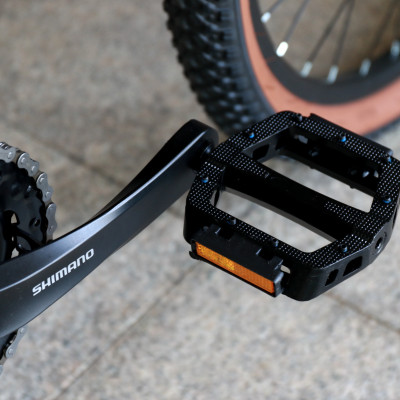 Bàn đạp hợp kim nhôm cốt chromoly trang bị đầu đinh chống trượt có thể thay thế được Jett Alloy Platform (Sealed Bearing)