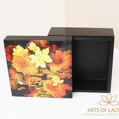 Hộp Lưu Niệm Sơn Mài Họa Tiết Hoa Sen Vàng