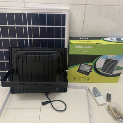 Đèn Pha Năng Lượng Mặt Trời Công Suất 60W