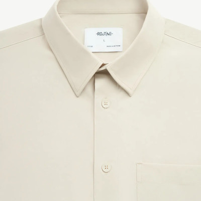 Áo sơ mi tay ngắn nam vải dù nhãn trang trí. Loose - RT 10F24SHS010 | ROUTINE CÀ MAU