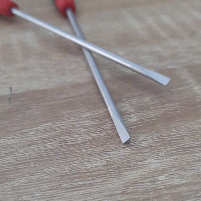  Tua vít đầu dẹp Wiha 42395 (3 x 100 x 200) Tua vít đầu dẹp Wiha 42395 (3 x 100 x 200)