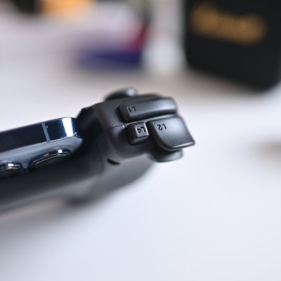 [Mới, hàng chính hãng] Tay cầm điện thoại Razer Kishi V2-Gaming Controller for iPhone