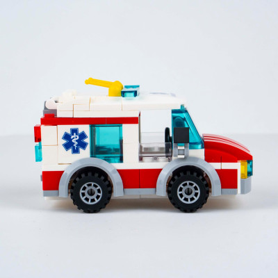 Đồ Chơi Lắp Ráp Xe Cứu Thương - Medical City Rescue - Toys&Joys 8727 (173 Mảnh Ghép)